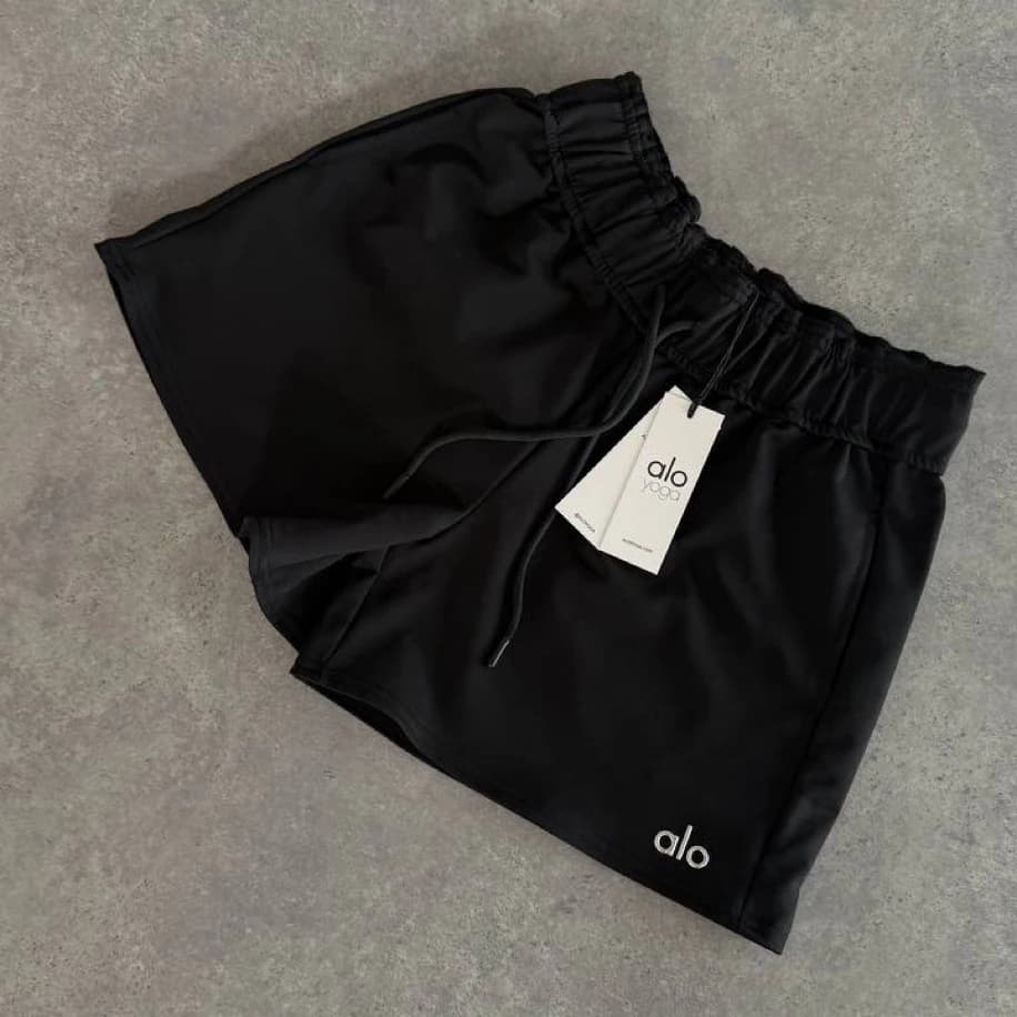 Alo Yoga Short Black görsel 2