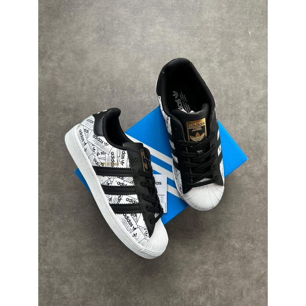 Adidas Süperstar “Label Collage”