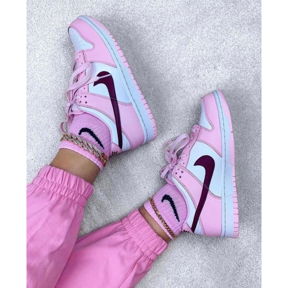 Nike SB Dunk Low “ Pink Foam “