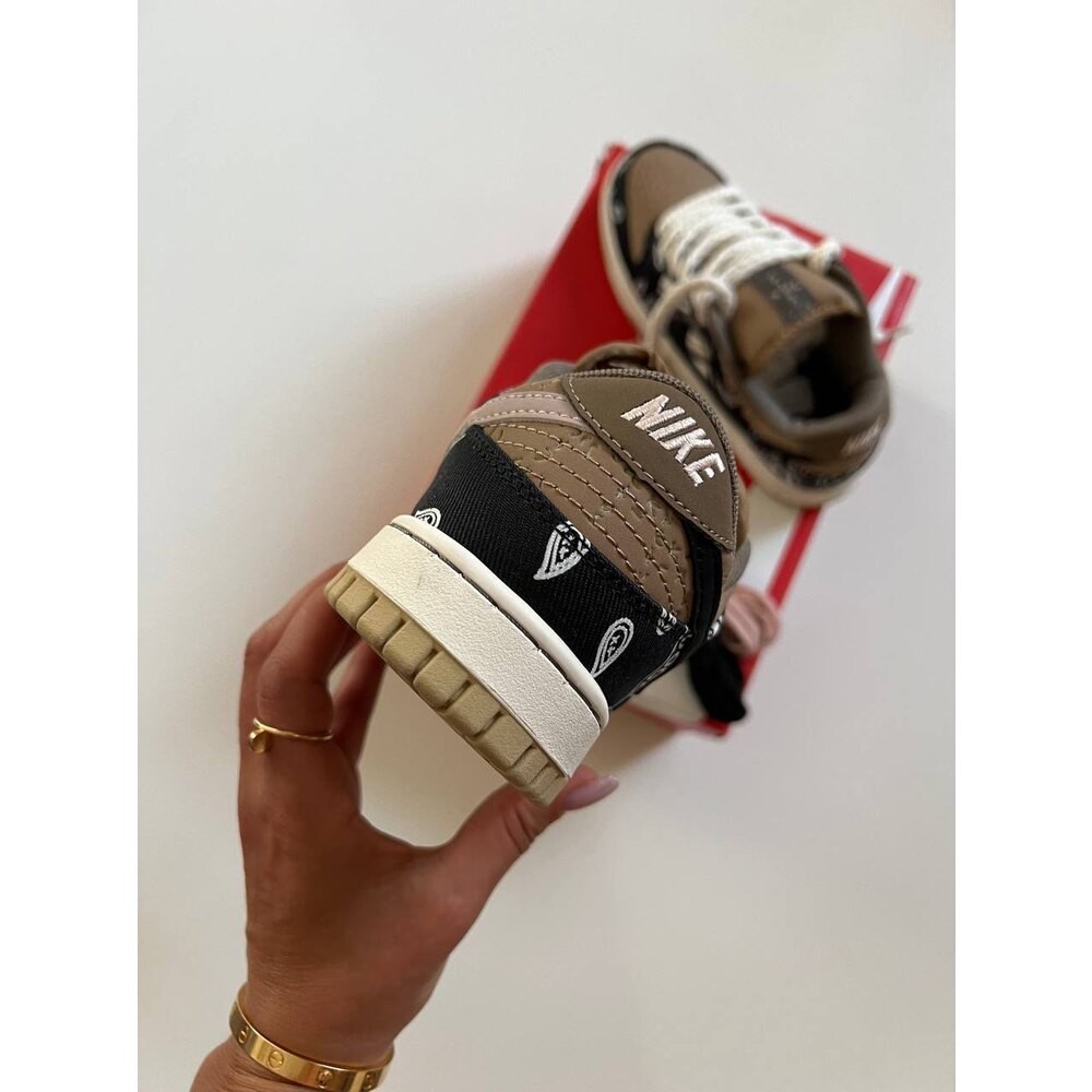 Nike Dunk Travis Scott