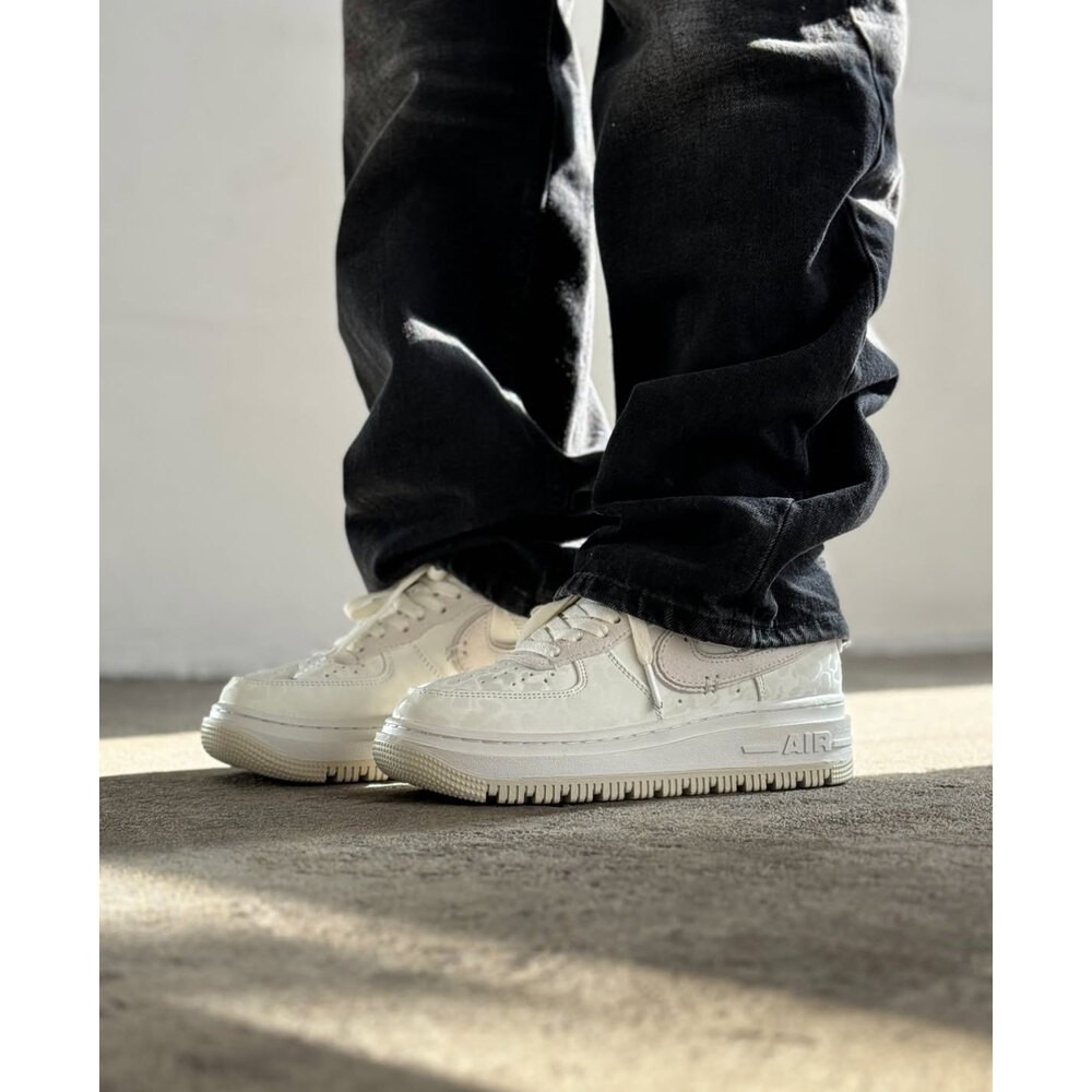 Nike Air Force 1 “ Luxe Co Unisex Sneaker “
