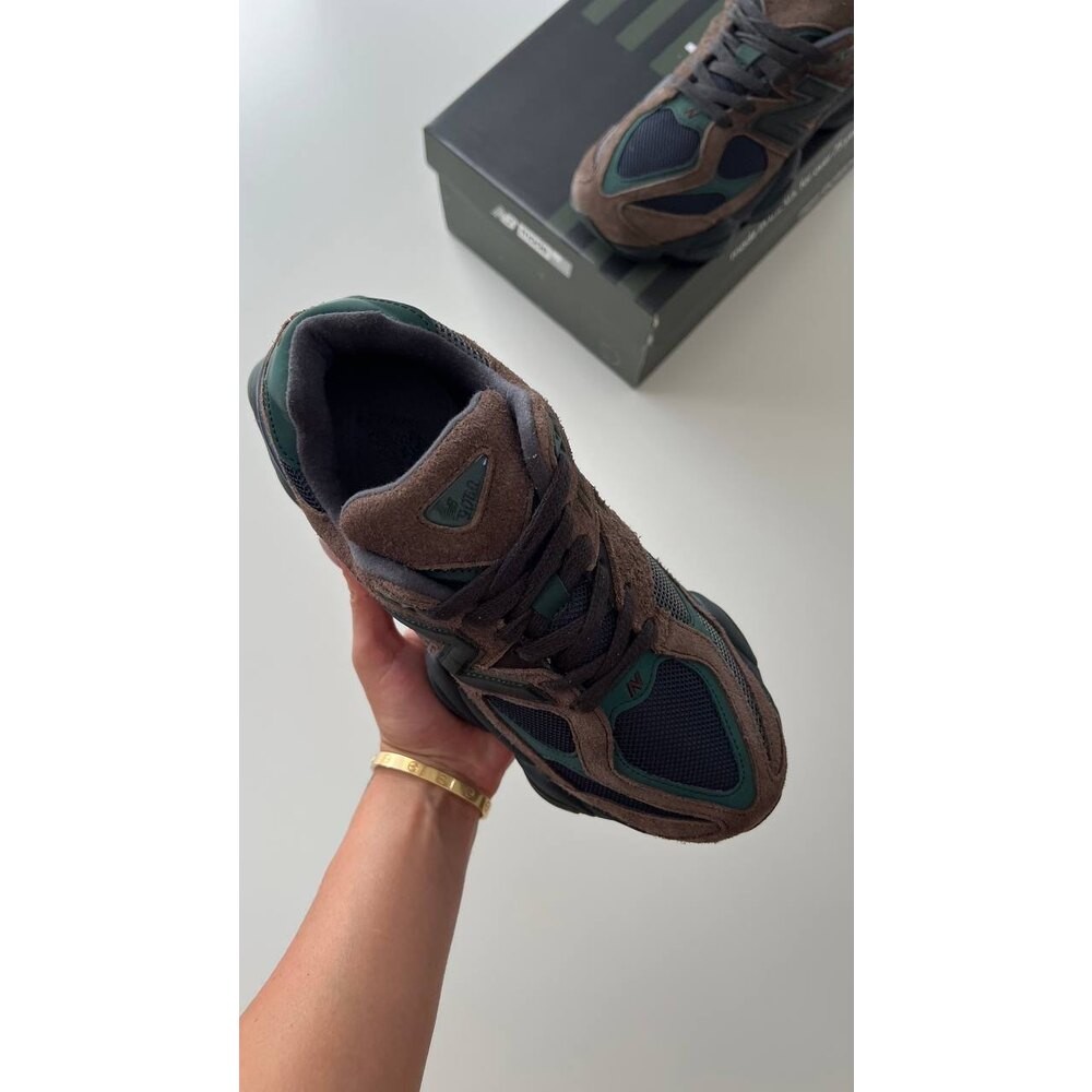 New Balance 9060 OUT