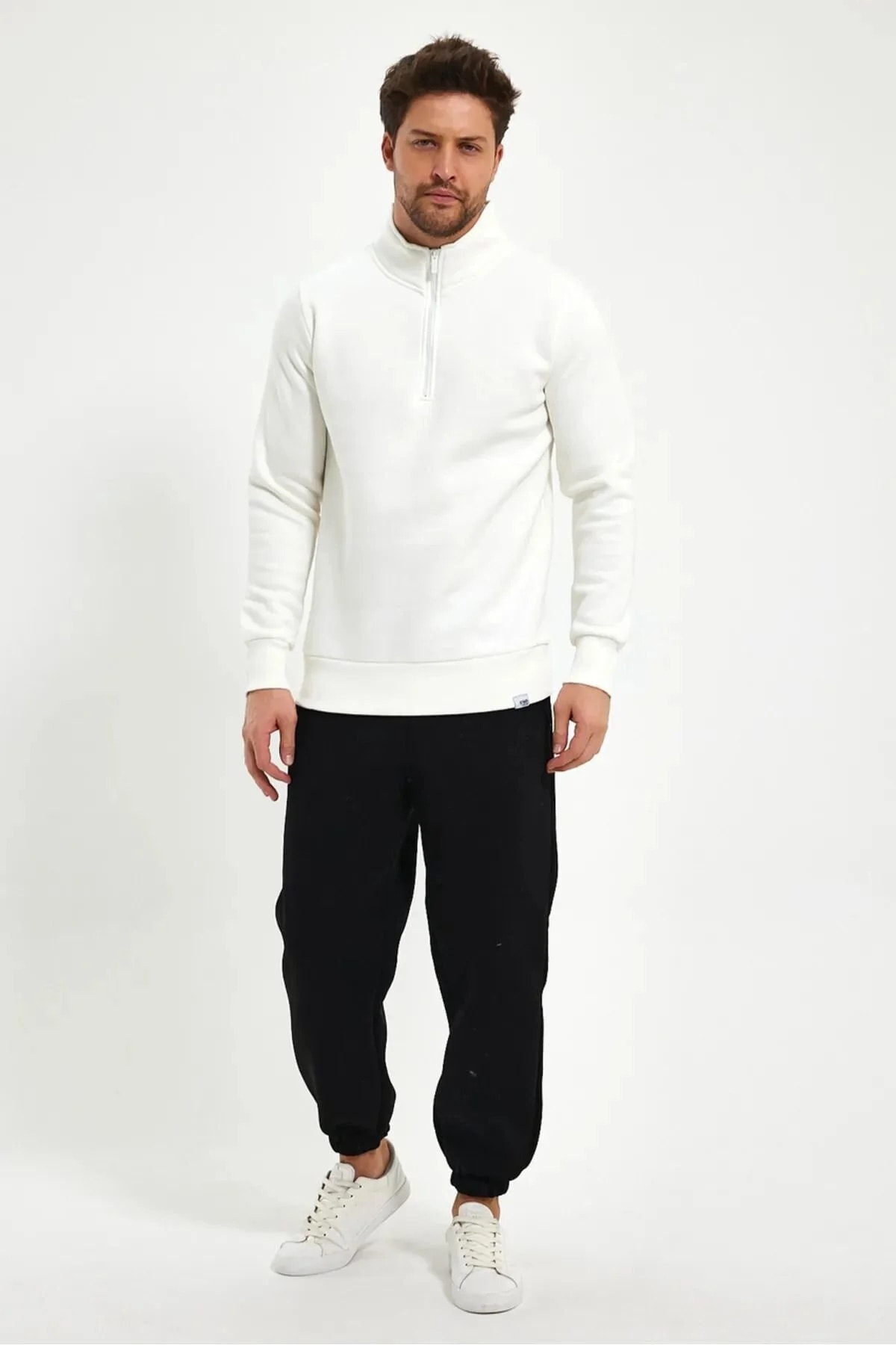Beyaz Boğazlı Fermuarlı Sweatshirt