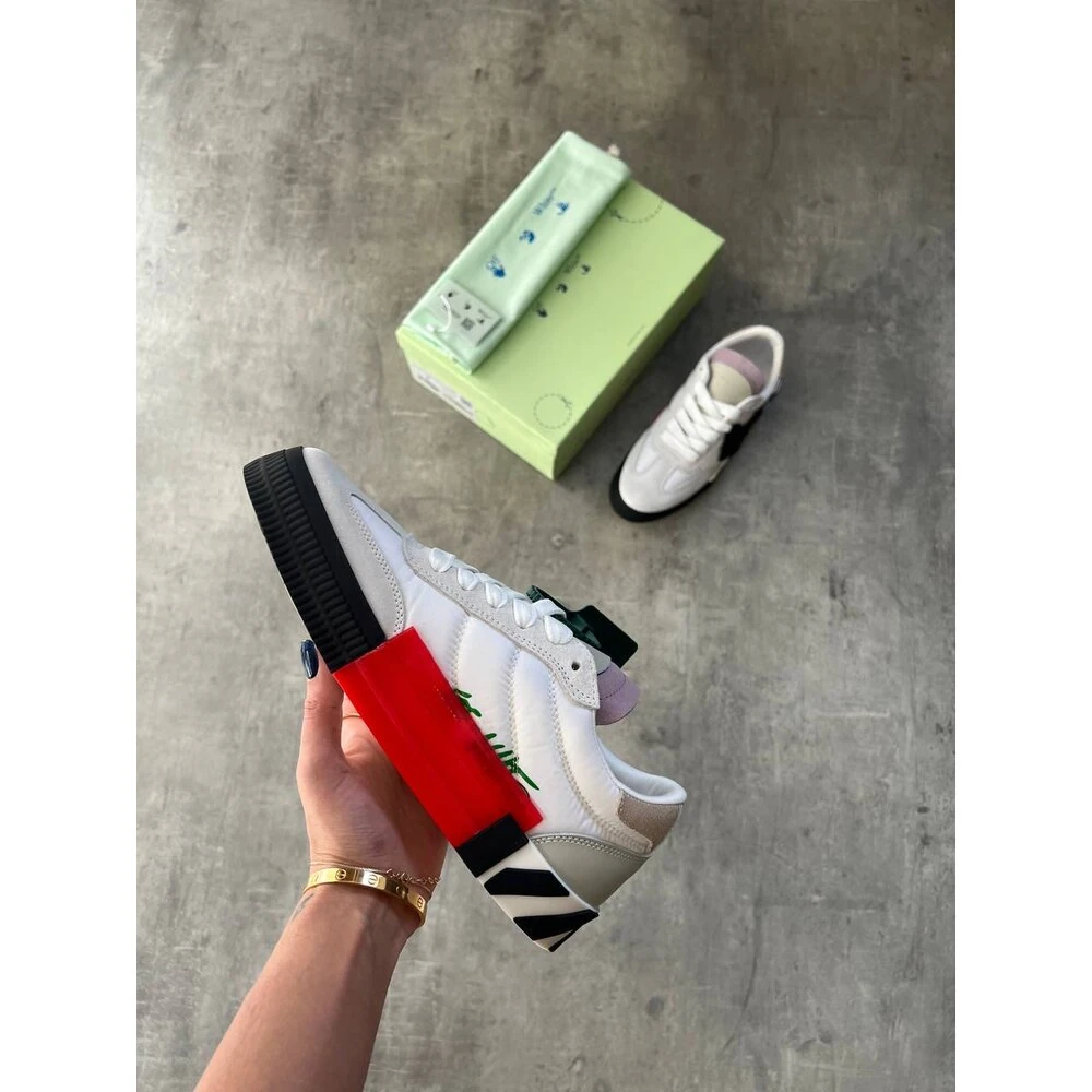 Off White X New Seseon görsel 3