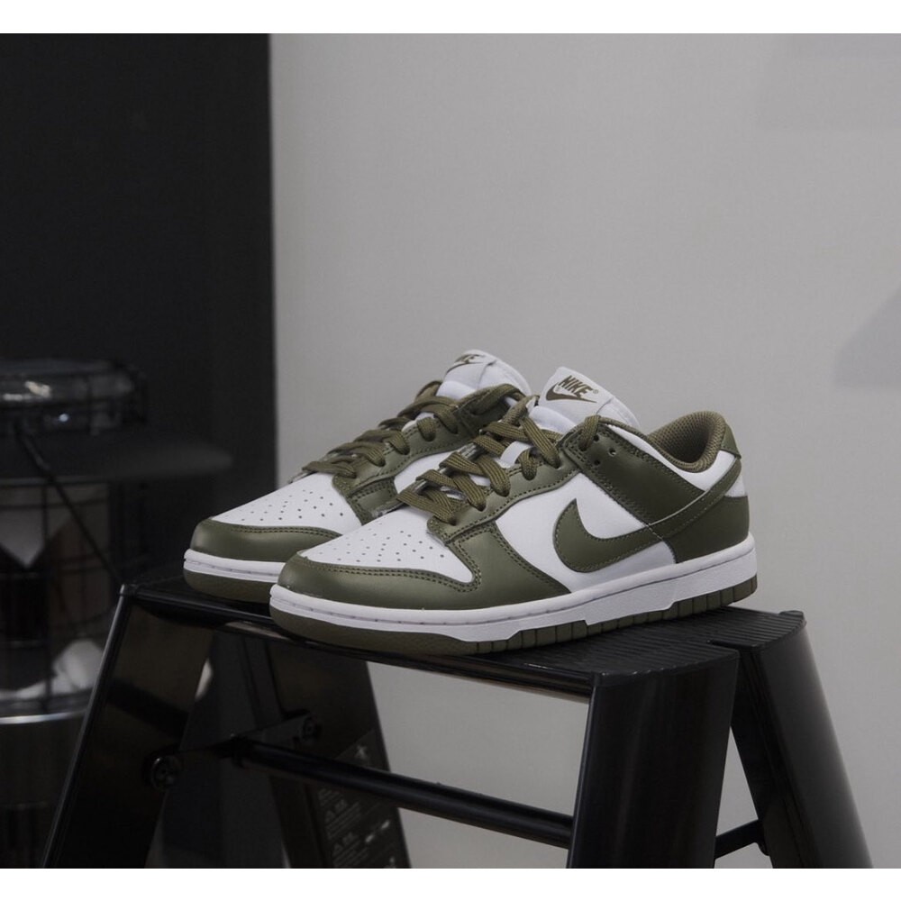 Nike Dunk Low Medium Olive