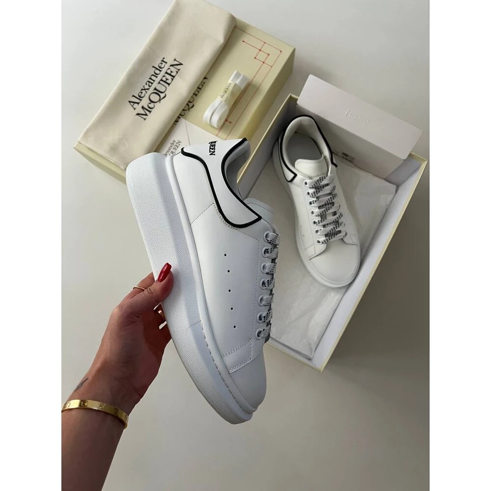 Alexander McQueen  Beyaz görsel 2