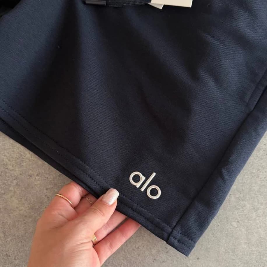 Alo Yoga Short Navy görsel 3