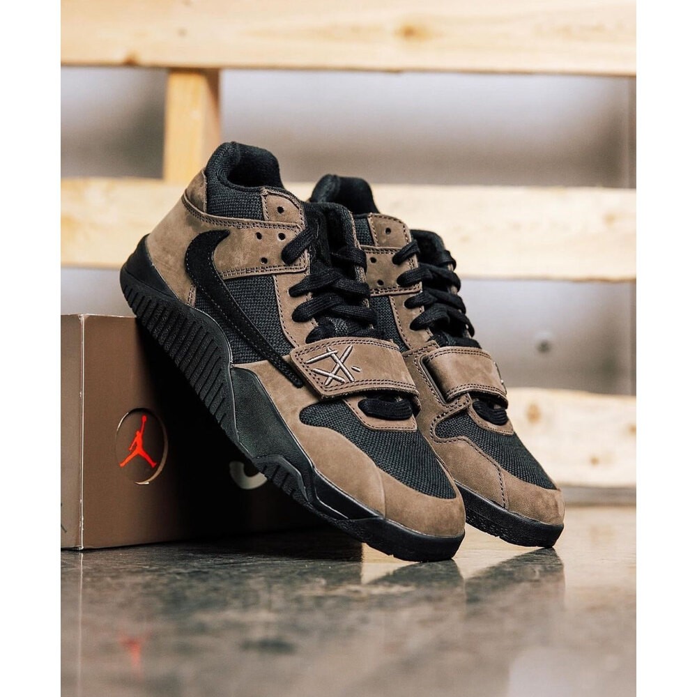 Jordan Brand x Travis Scott Jumpman Jack "Dark Mocha"