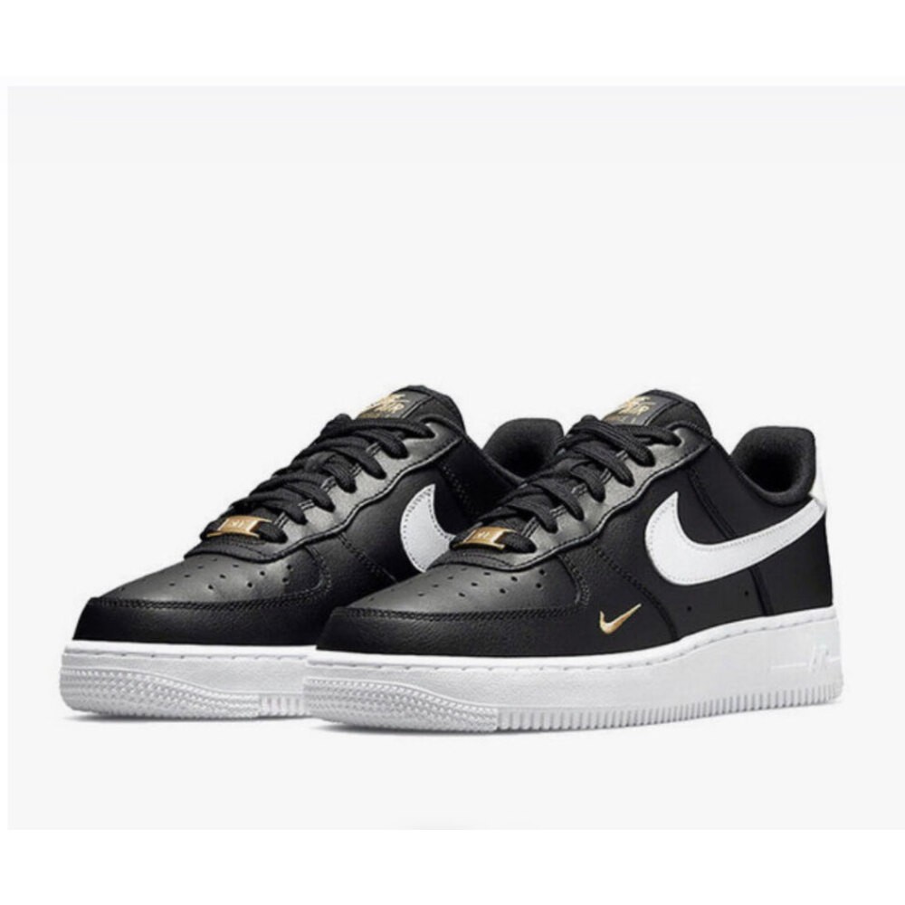 Nike Air force “Black Essentials”