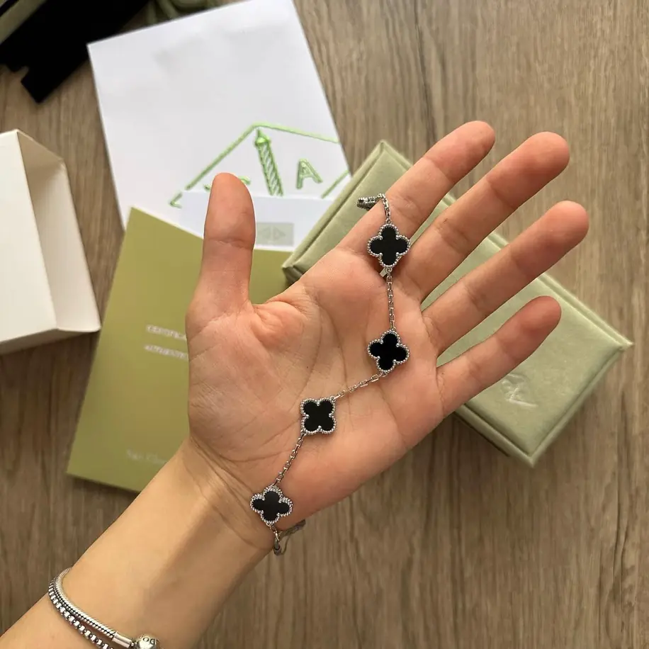 Van Cleef Siyah Bileklik (Premium)