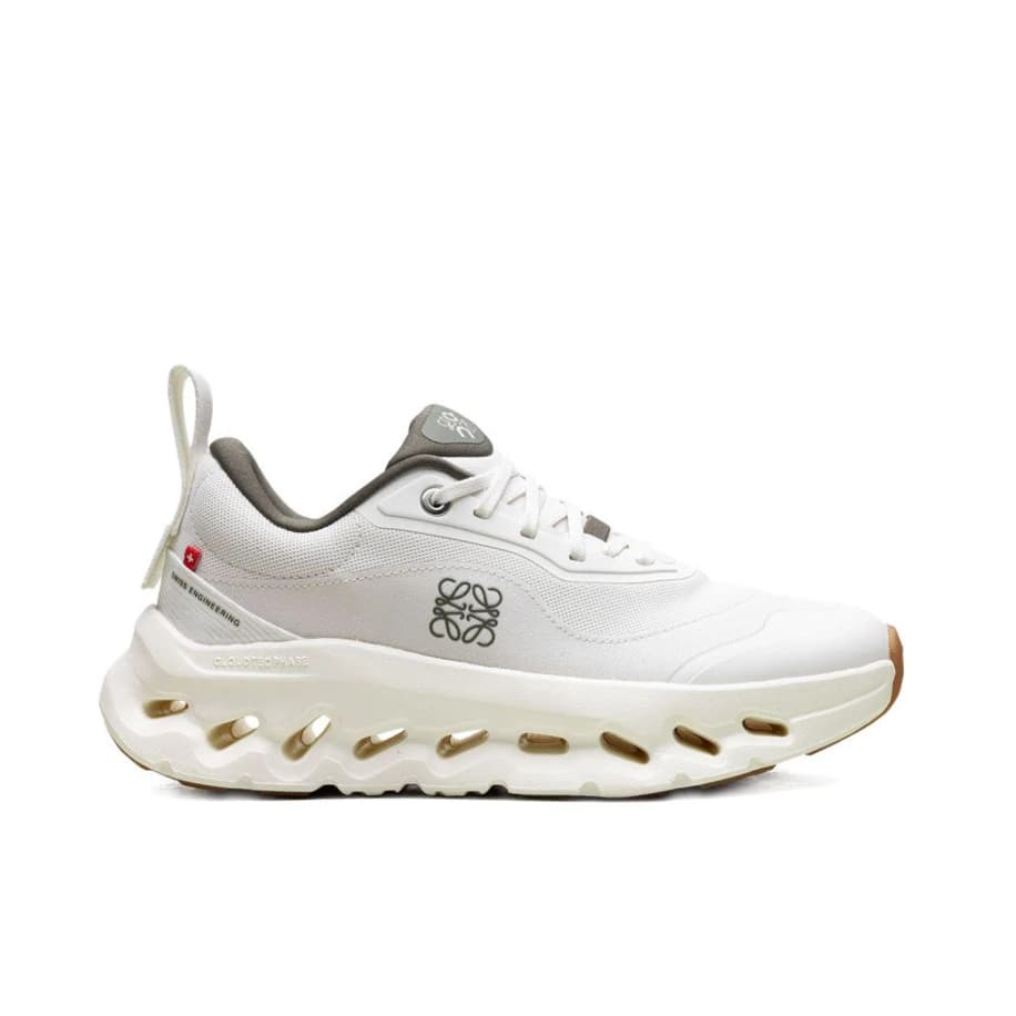 On Running Cloudtilt 2 LOEWE White Khaki görsel 2