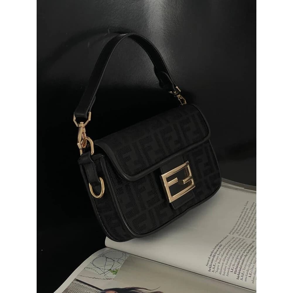 Fendi Baget Mini Bag Black görsel 2