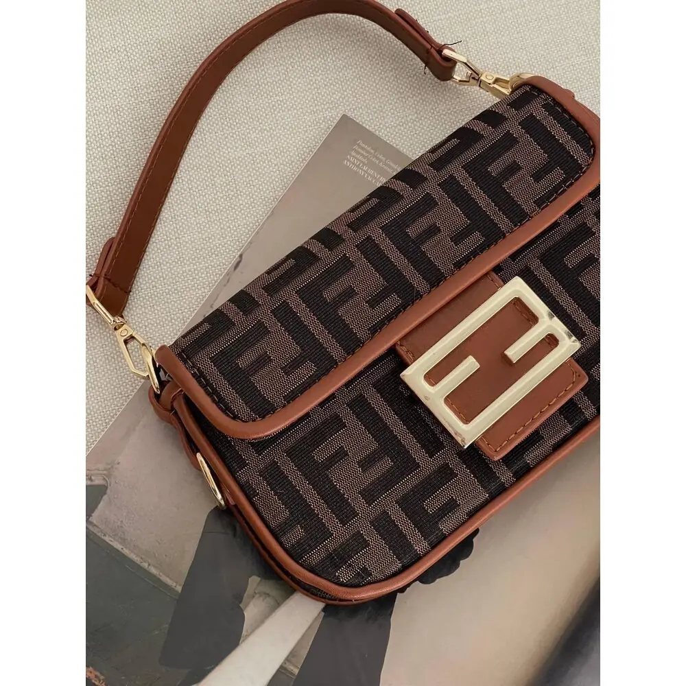 Fendi Baget Mini Bag Brown görsel 3