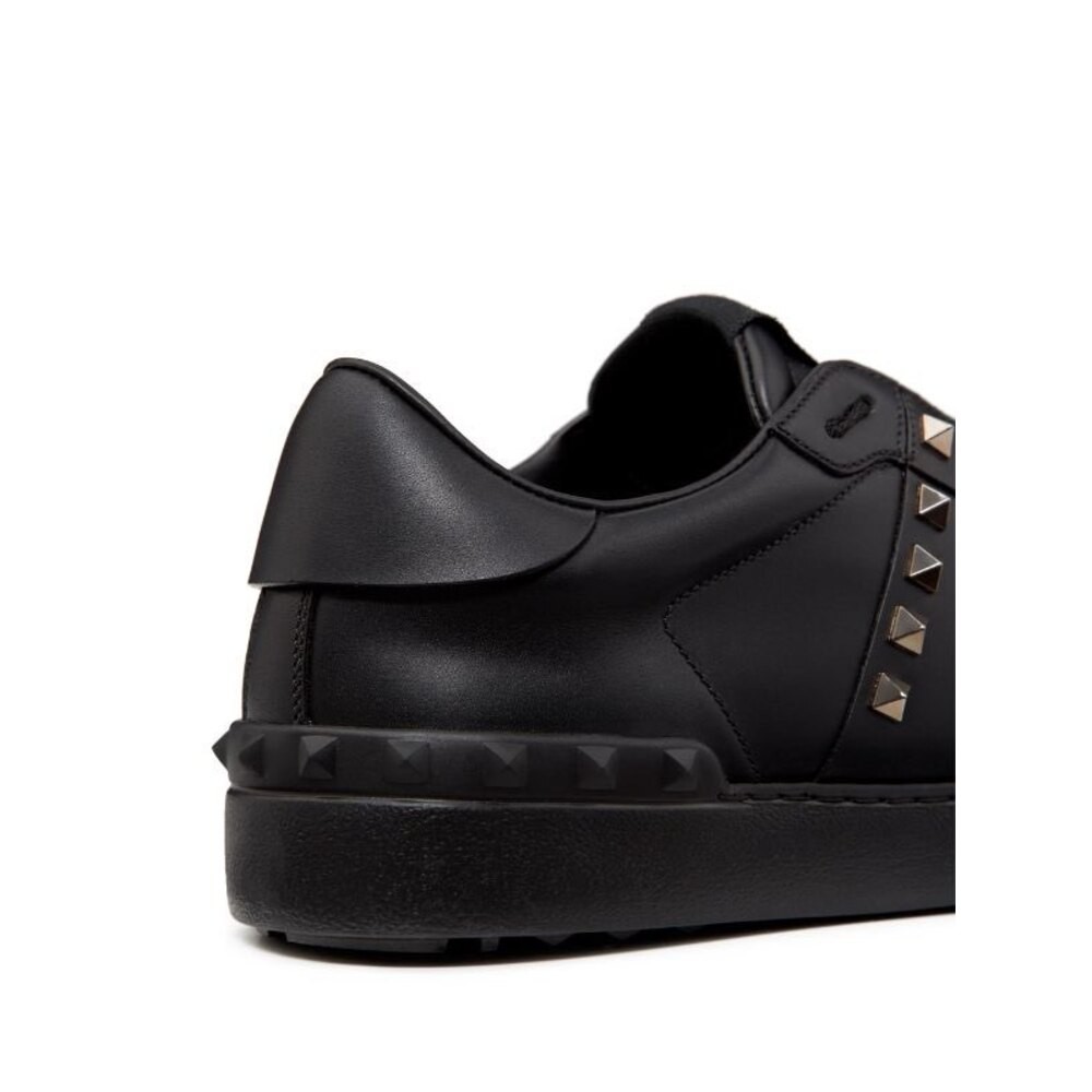 New Season Valentino Garavani Rockstud Untitled leather sneakers