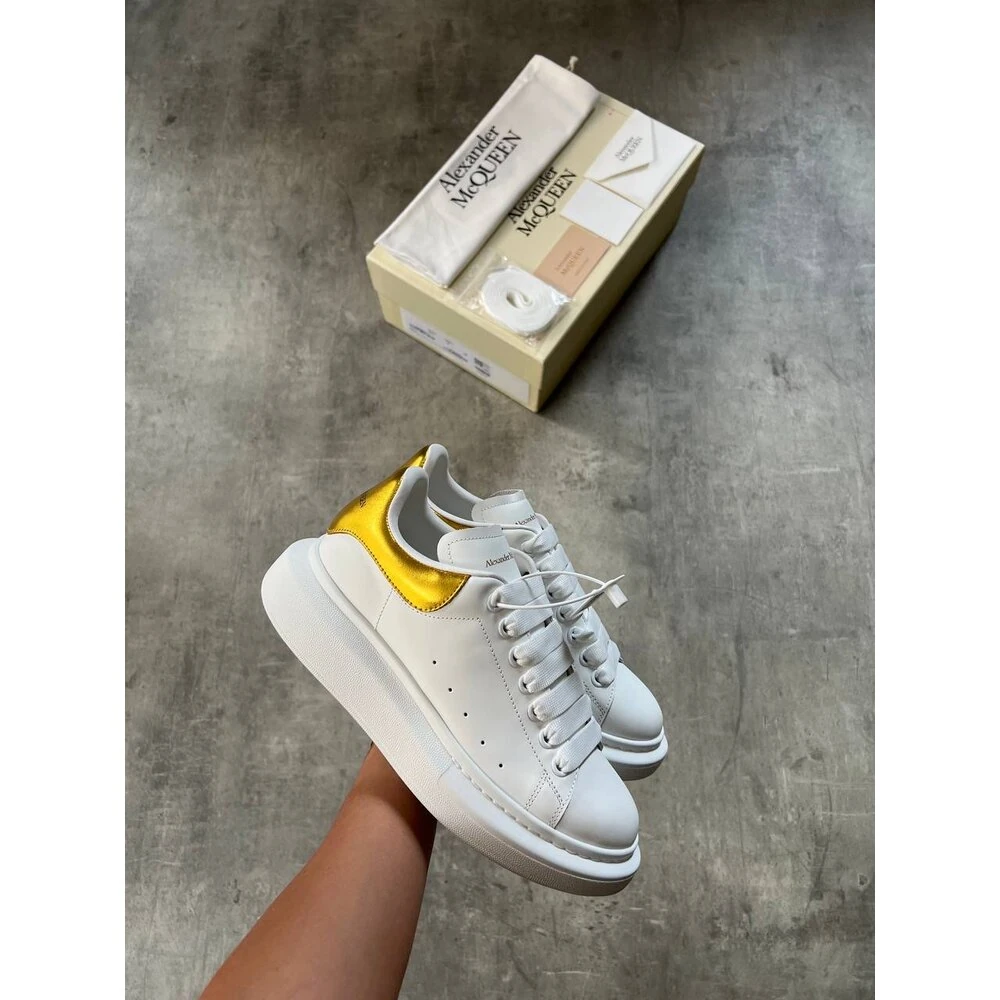 Alexander McQueen Gold görsel 2