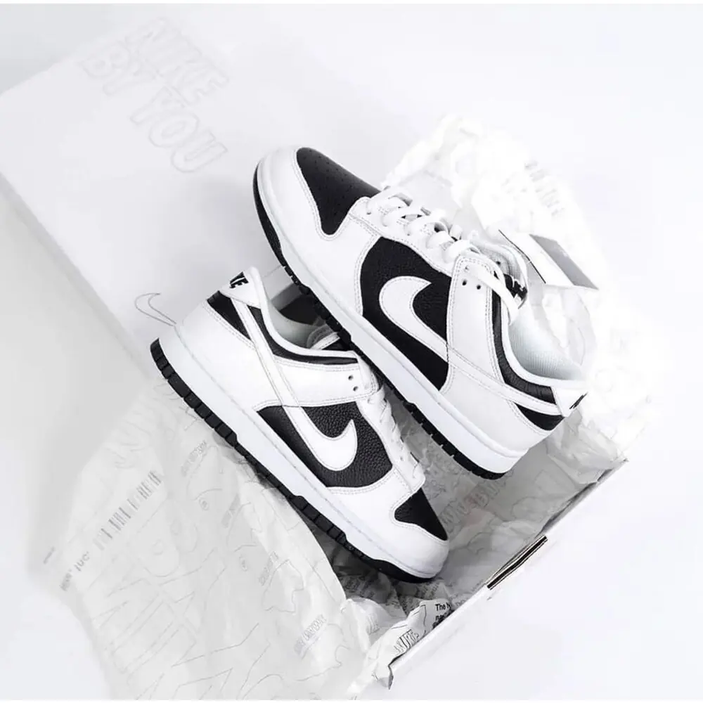 Nike SB Dunk Low Reverse “ Panda “