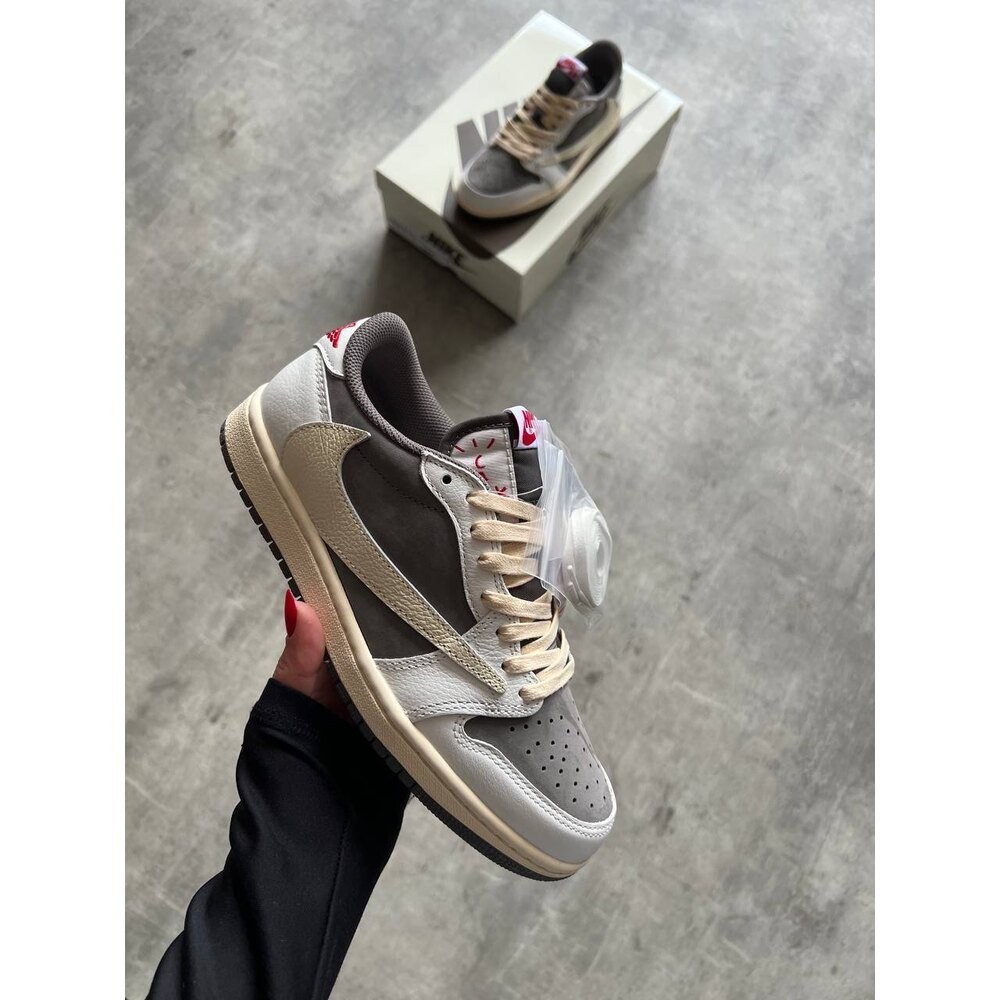 Travis Scott x Air Jordan 1 Low 'Mocha'