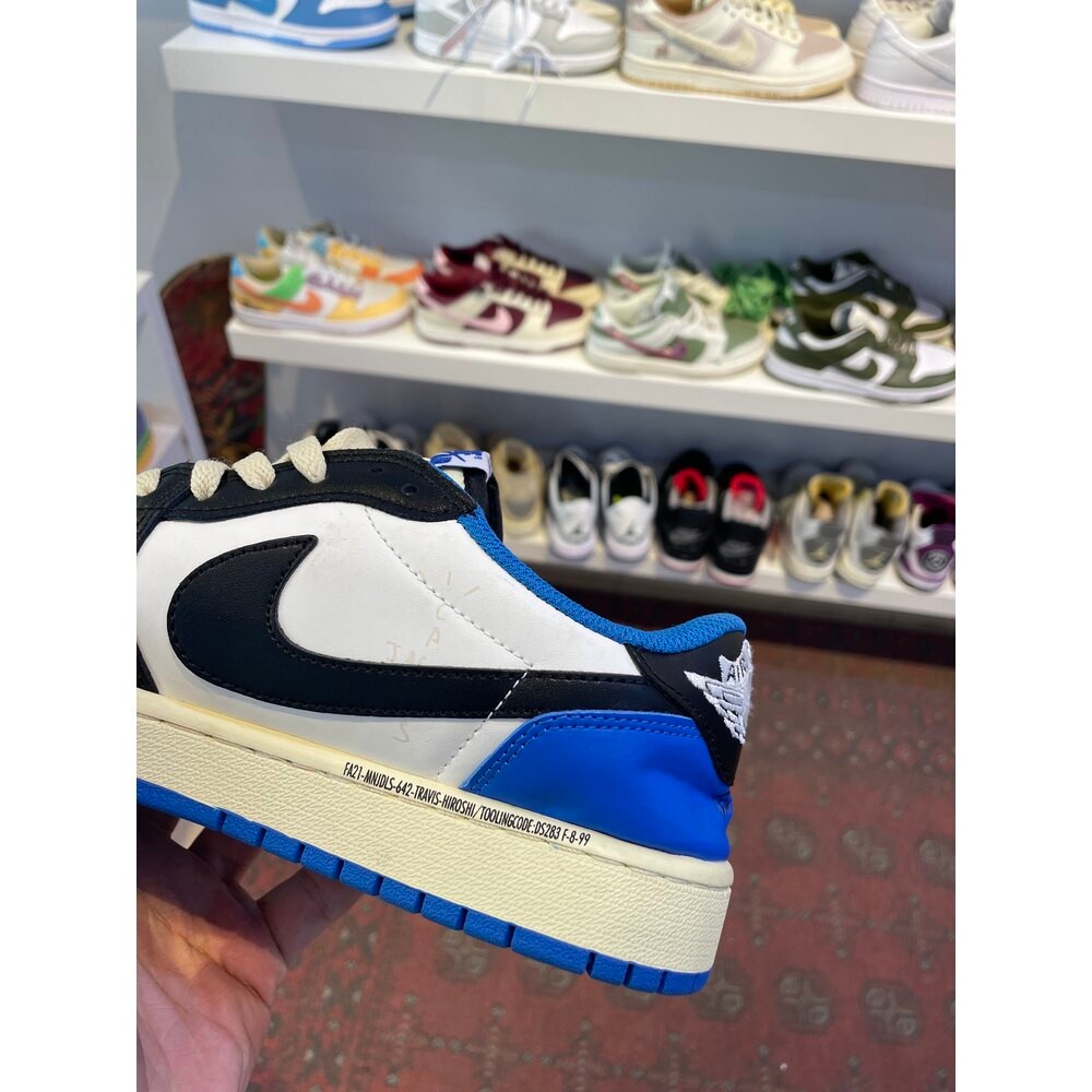 44 Nike Travis Tapuk Ezik