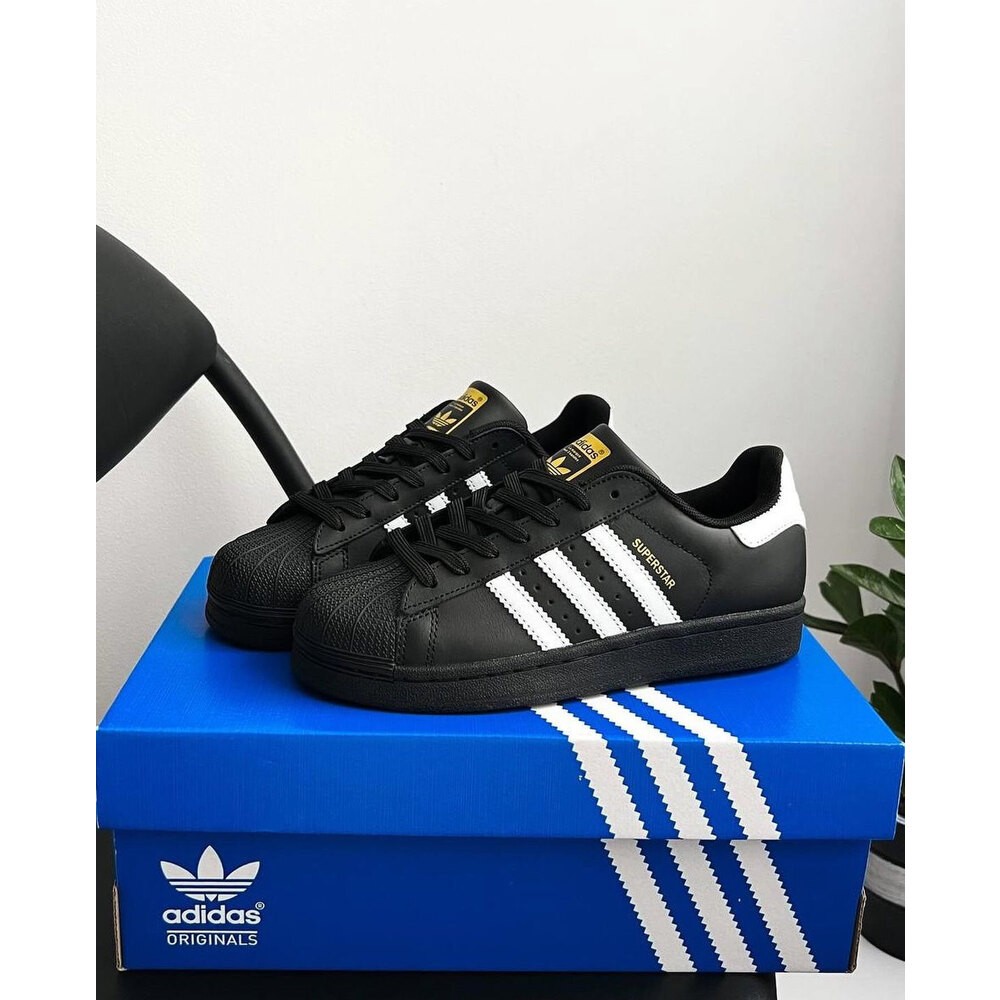 Adidas Superstar Black Classic