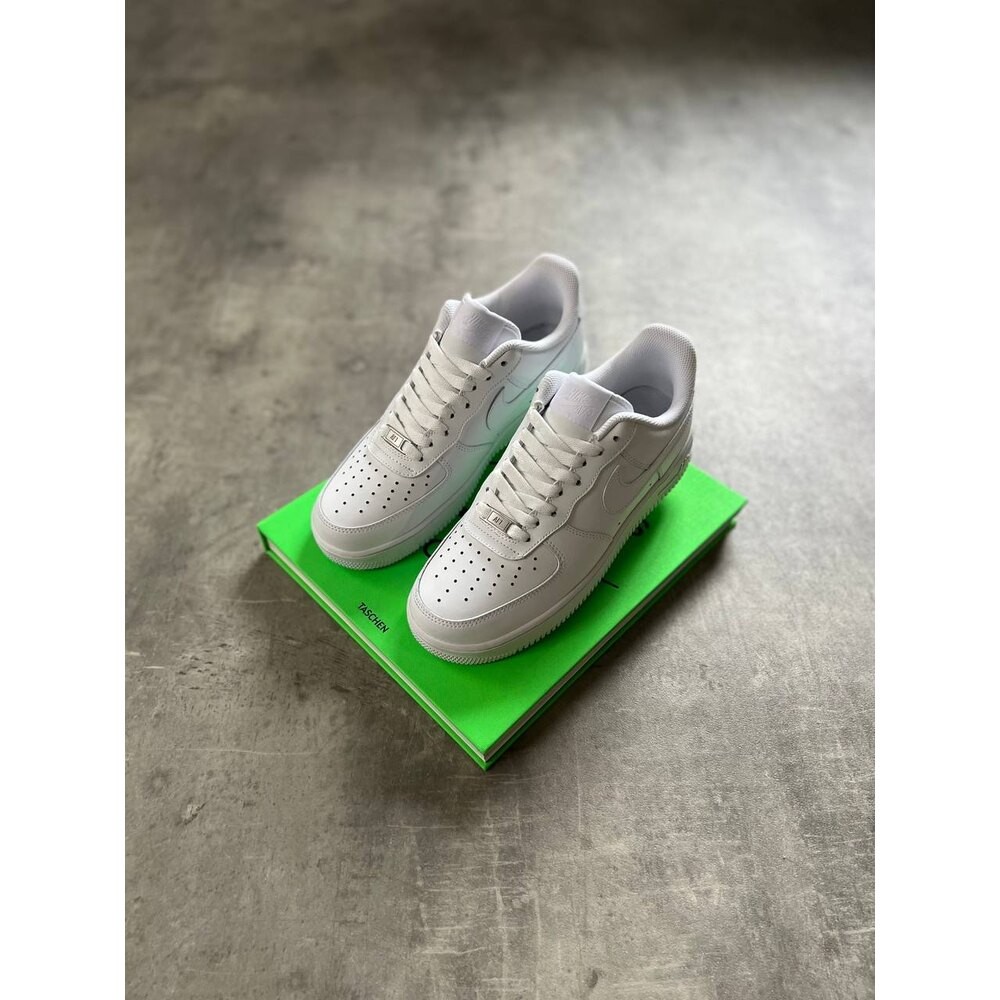 Nike Air Force 01 All White