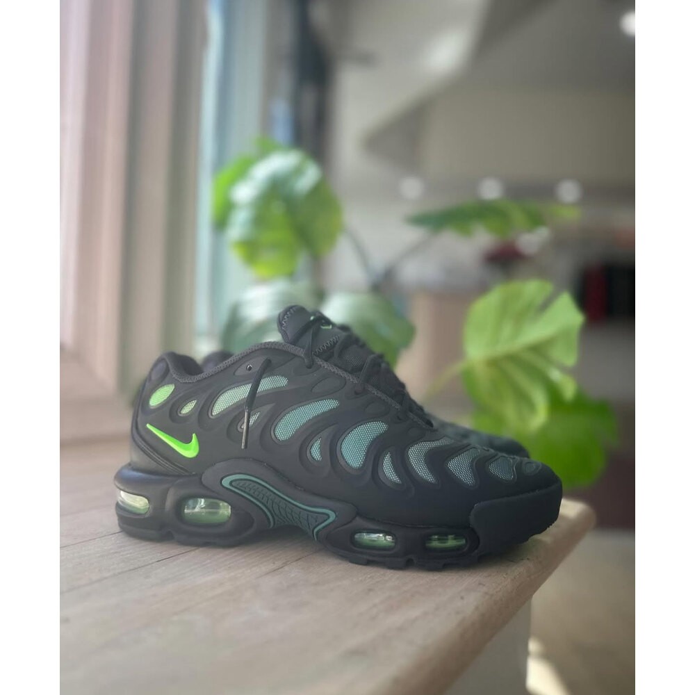 Nike Air Max TN plus Drift Black