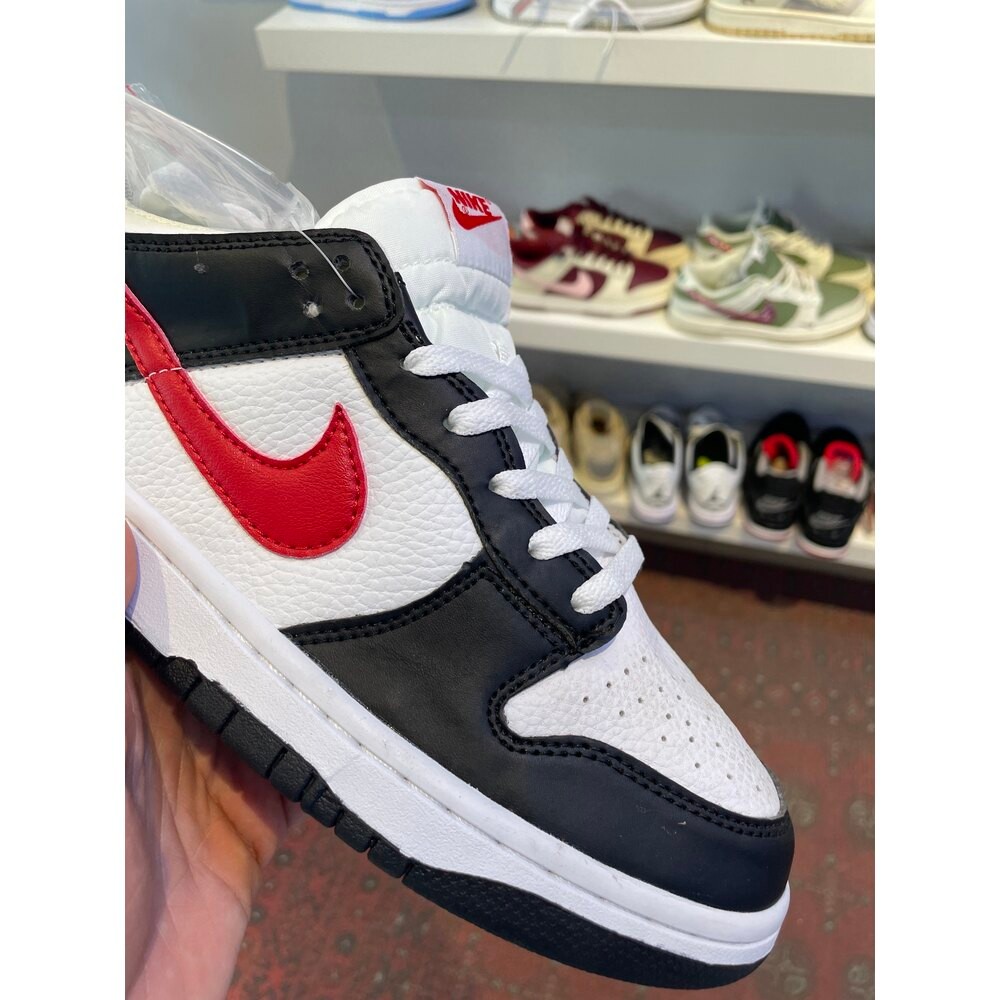 44 Nike Dunk Low