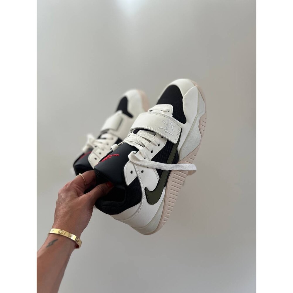 Jordan x Travis Scott Mocha Cut The Check