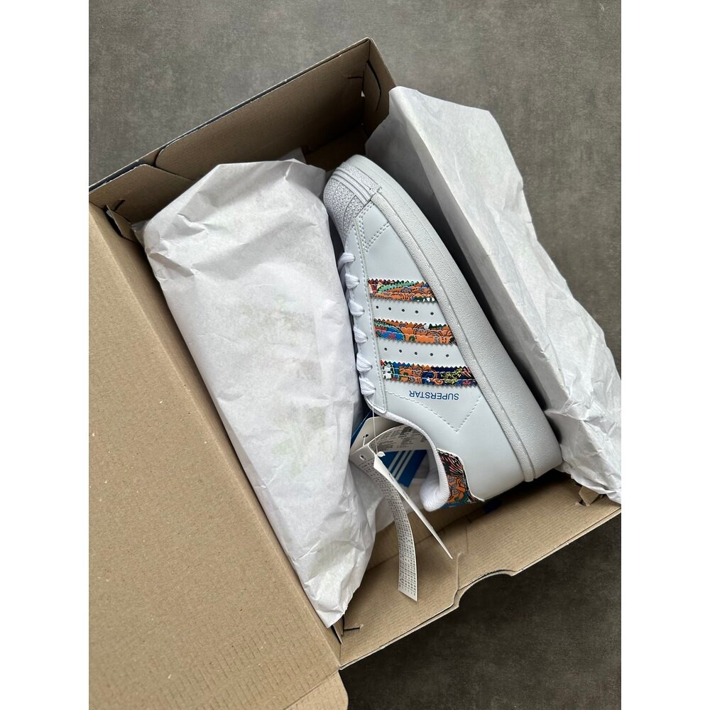 Adidas Superstar “Flowers”