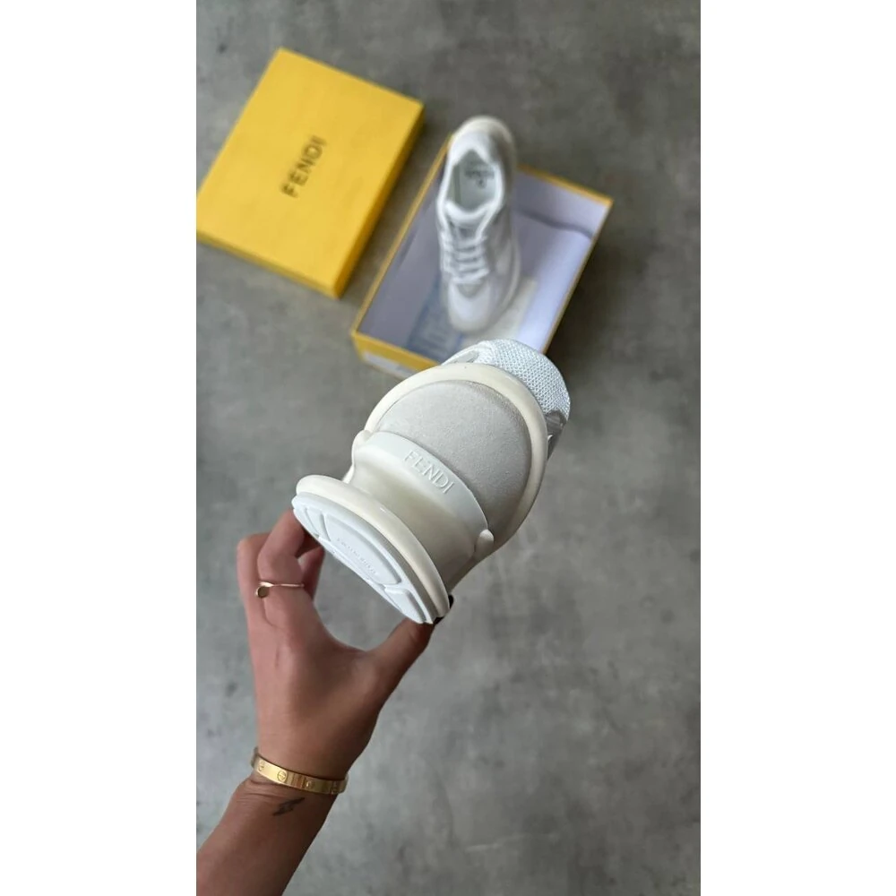 Fendi White görsel 5