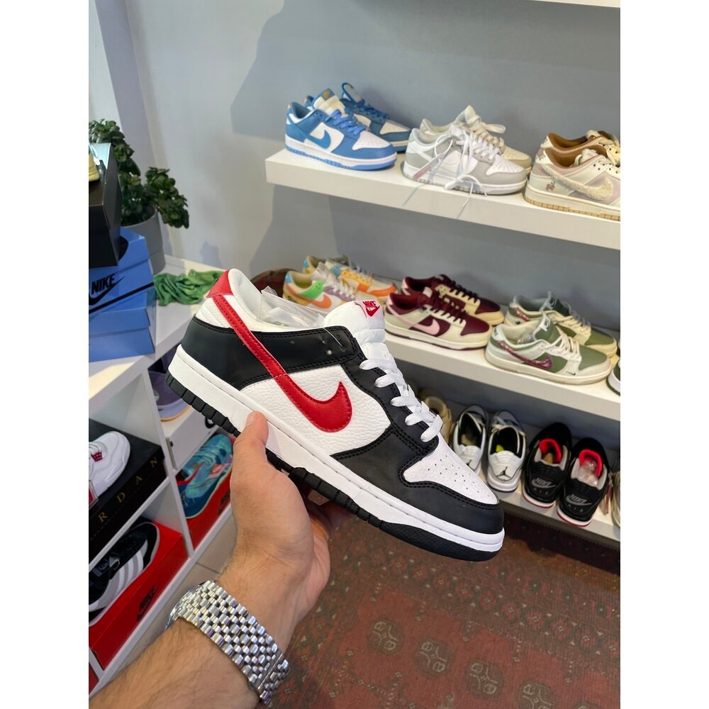 44 Nike Dunk Low