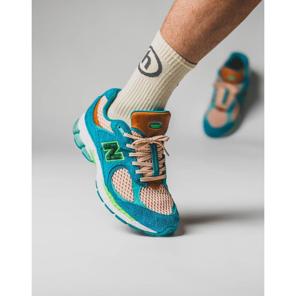 New Balance 2002R