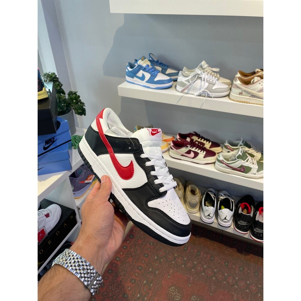 44 Nike Dunk Low