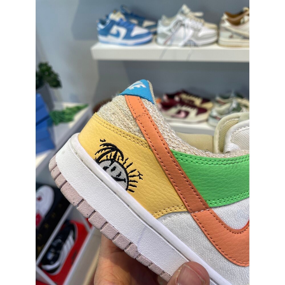 39 Nike Dunk Low