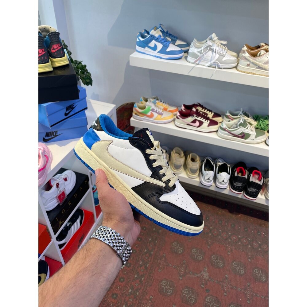 44 Nike Travis Tapuk Ezik