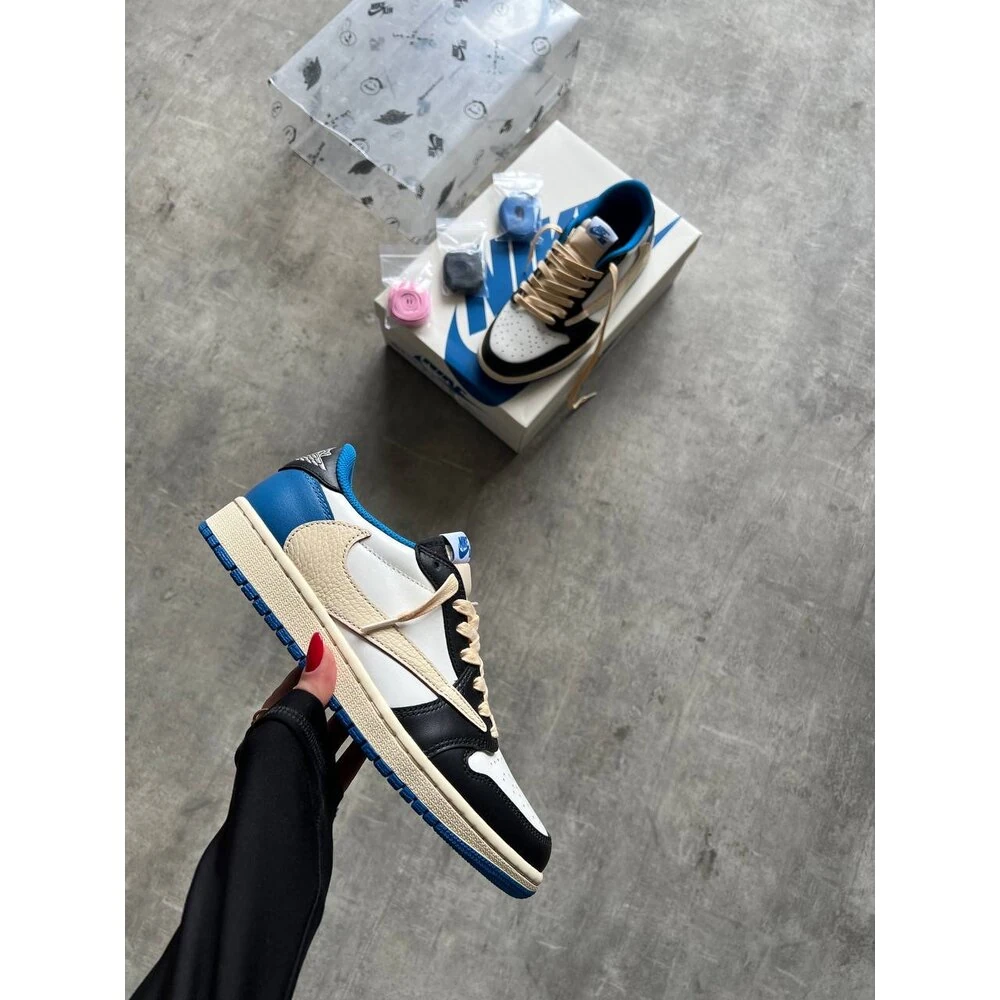 Travis Scott x Air Jordan 1 Low 'Fragment' görsel 2