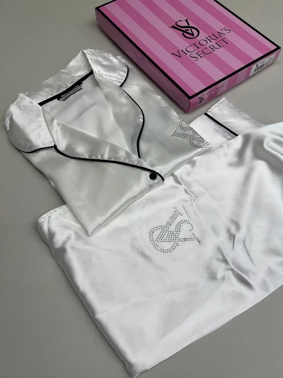 Victoria Secret’s Pijama Takımı Gri