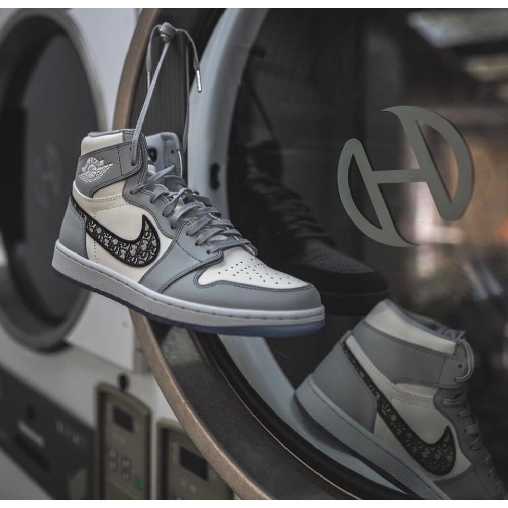 Air Jordan 1 High Dior Wolf Grey Sail
