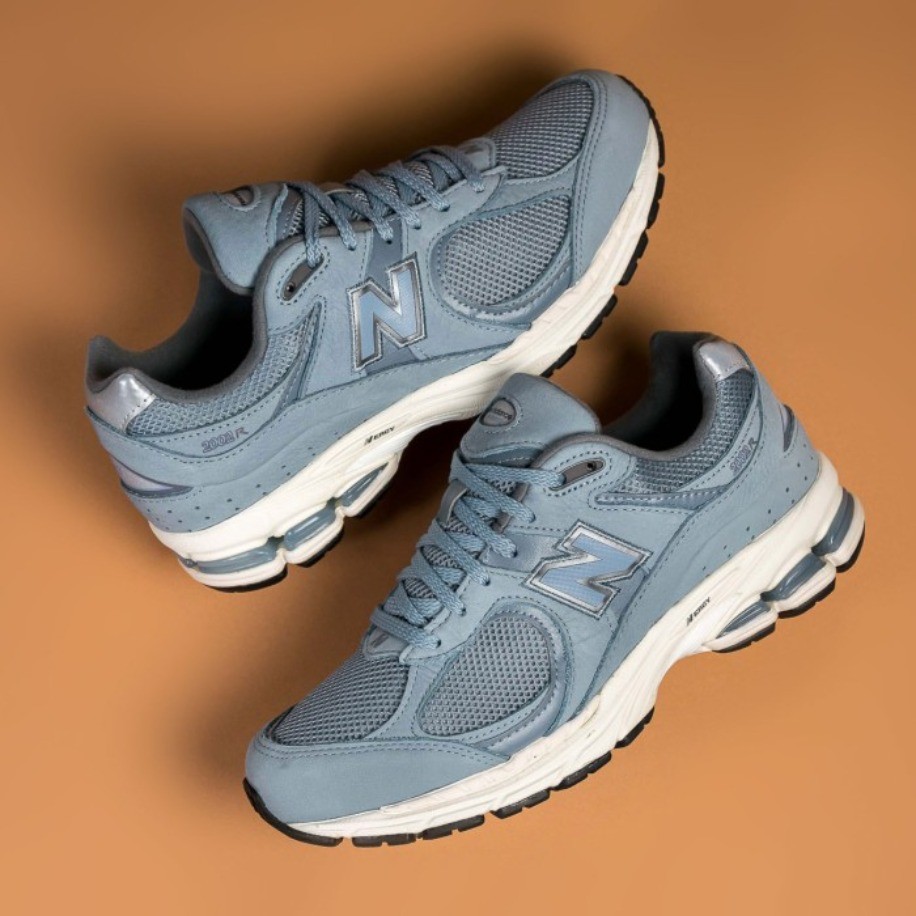 NEW BALANCE 2002R LIGHT BLUE MARATHON RUNNING