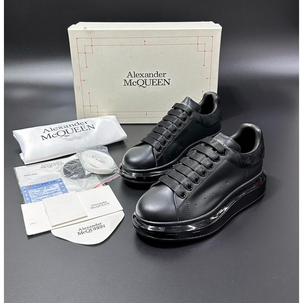 Alexander McQueen Black Taban