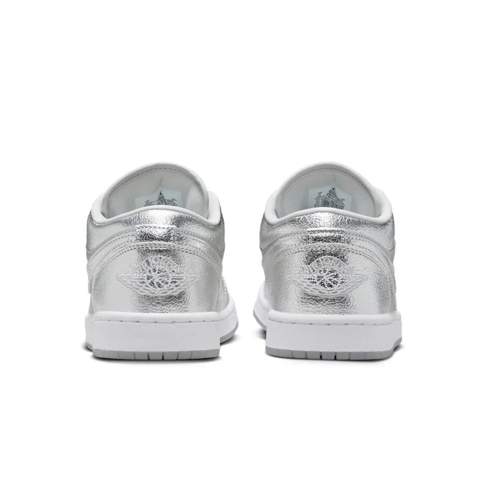 Jordan 1 Low SE Metallic Silver görsel 4
