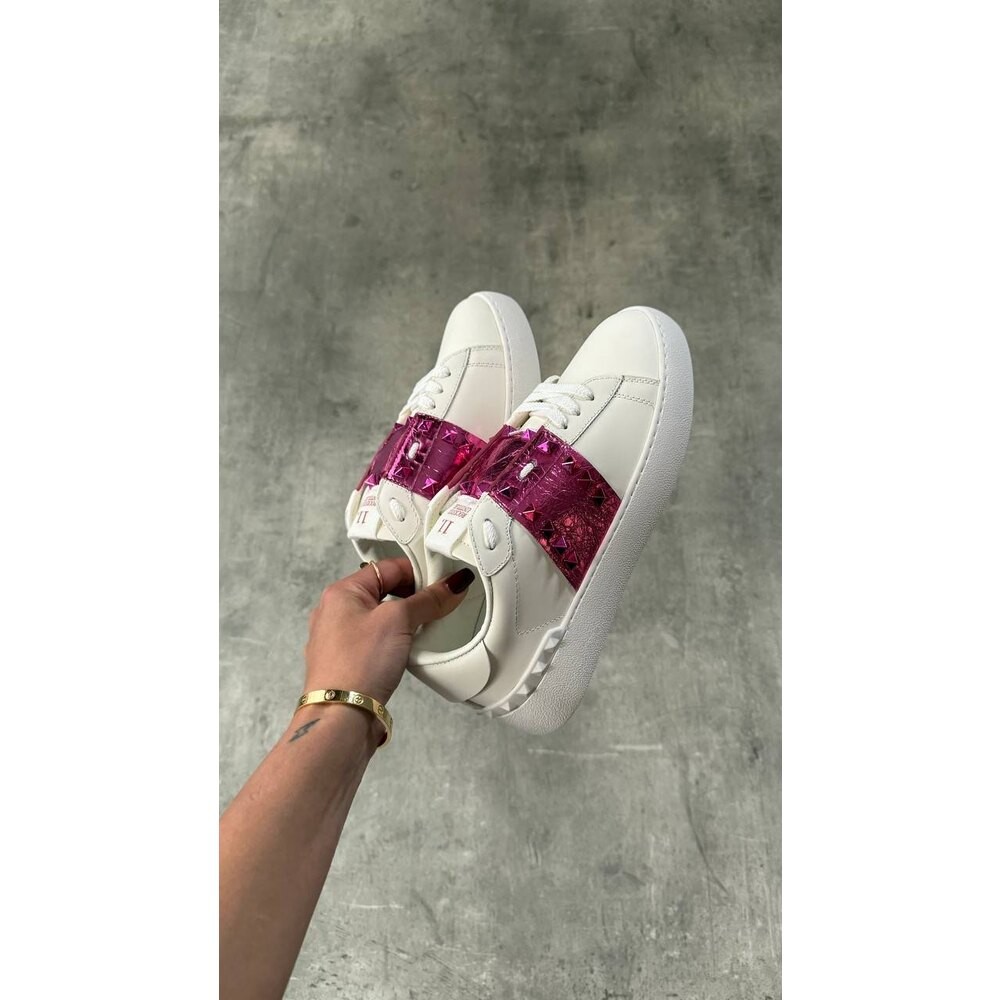 Valentino Rose