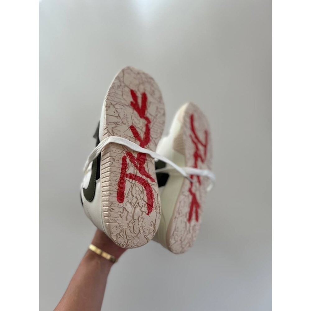 Jordan x Travis Scott Mocha Cut The Check