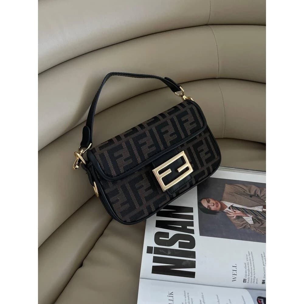 Fendi Baget Mini Bag Monochrome görsel 2