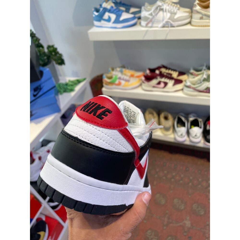 44 Nike Dunk Low