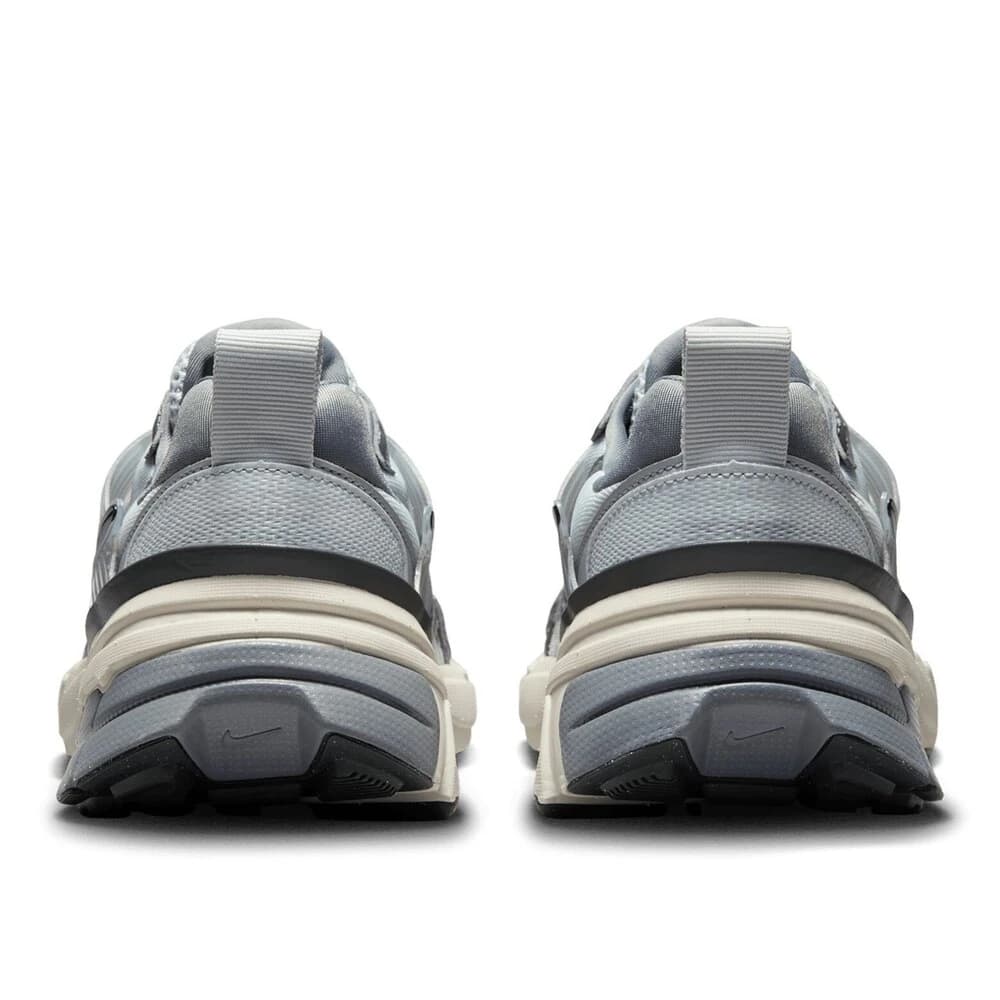 Nike V2K Running Wolf Grey görsel 3