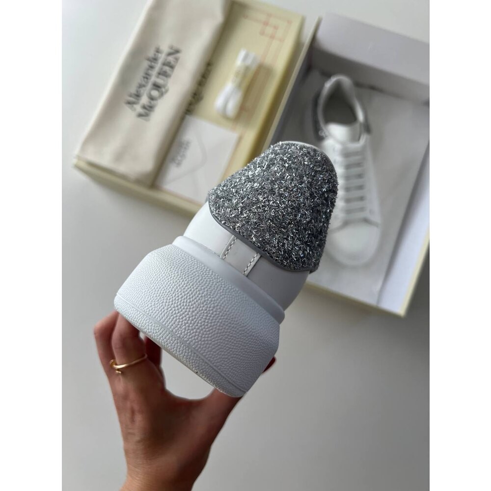 Alexander McQueen Sim