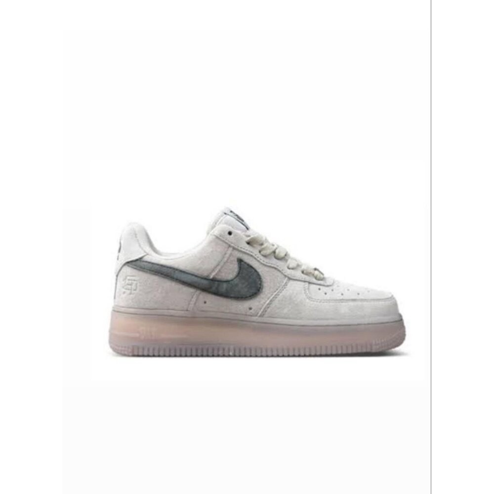 Nike Air Force Suet