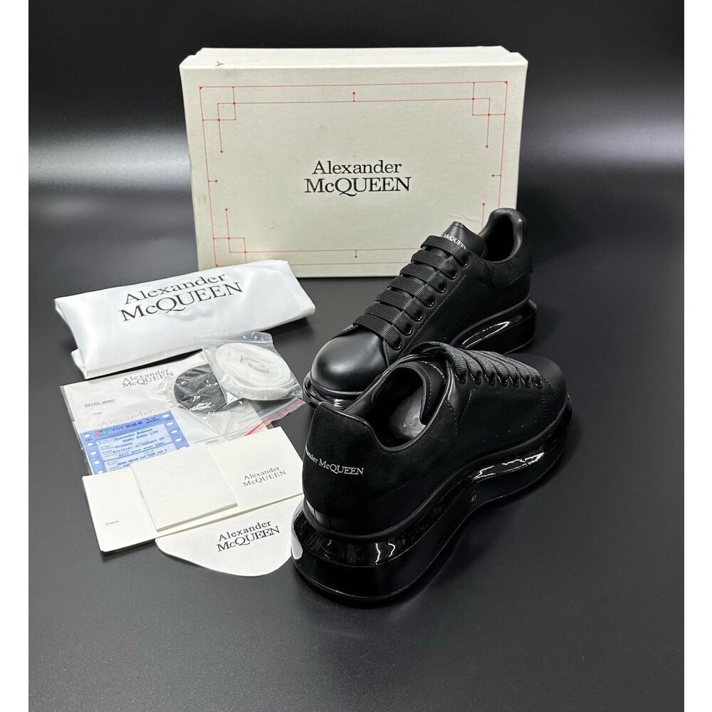 Alexander McQueen Black Taban