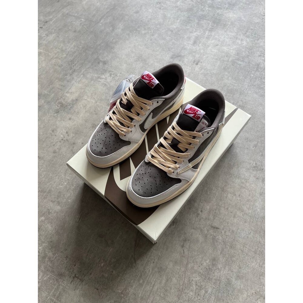 Travis Scott x Air Jordan 1 Low 'Mocha'