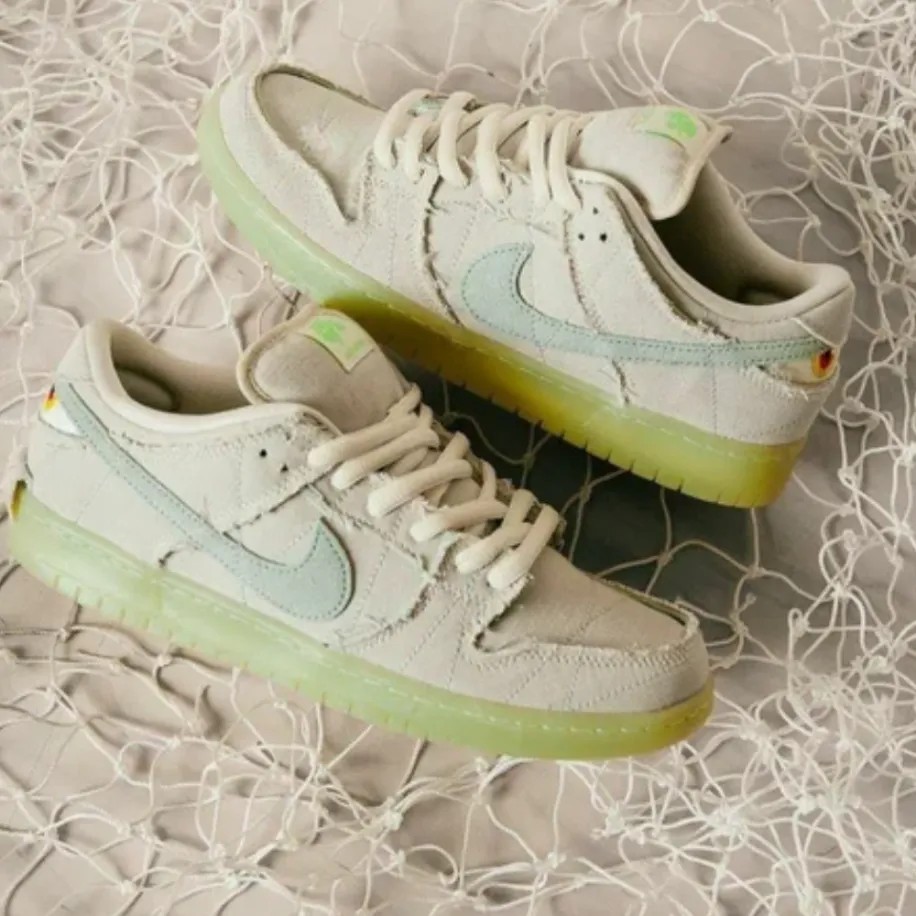 NIKE SB DUNK LOW MUMMY